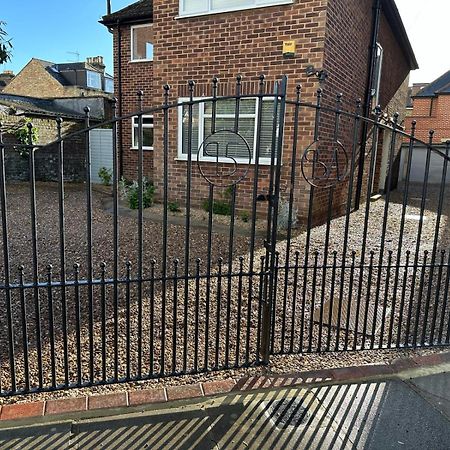 Large 2-Bedroom Maisonette With Free Parking Twickenham Esterno foto