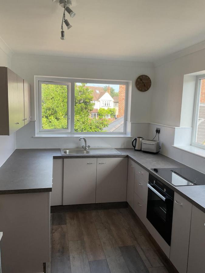Large 2-Bedroom Maisonette With Free Parking Twickenham Esterno foto